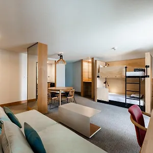 Bunk Surfers Paradise 18-35 Backpacker (adults Only) , ゴールドコースト オーストラリア