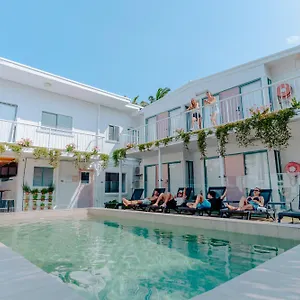 https://surf-boutique-backpackers-free-breakfast-inn.queenslandhotels.net